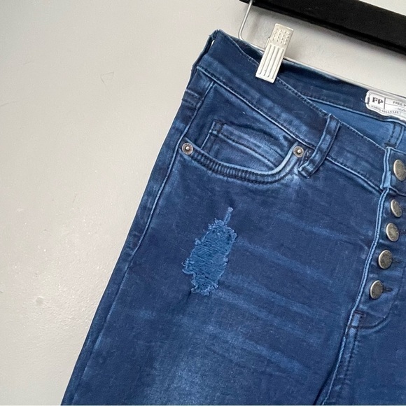 Free People Reagan Button Fly Jeans Size 26 Raw Hem Skinny Distressed - Picture 3 of 7